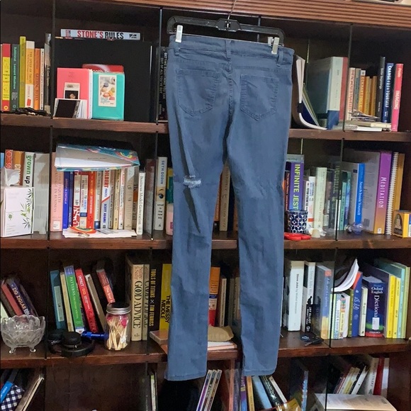 Torn jeans - Picture 2 of 2